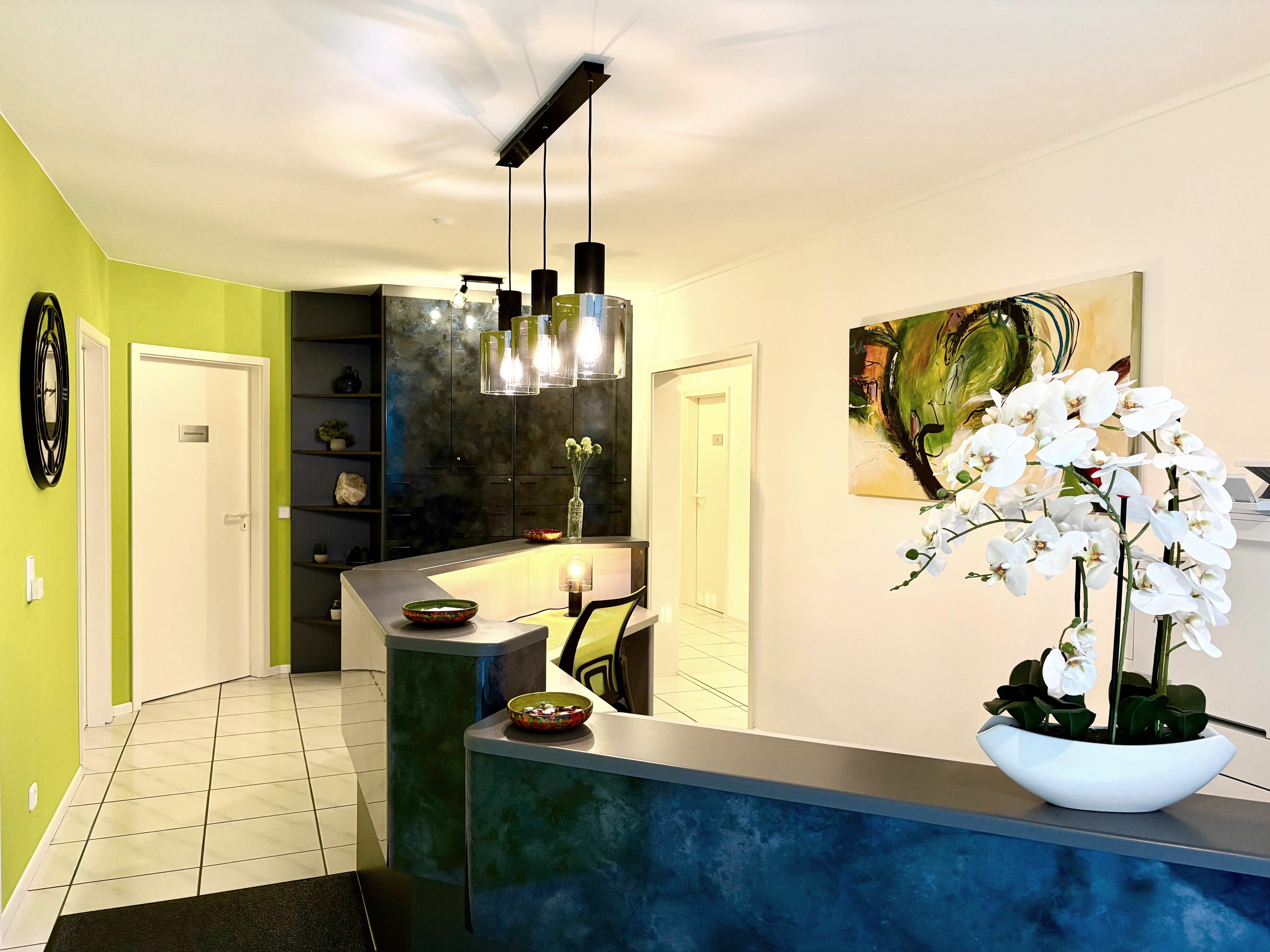 Dr. Linda Henrich Portrait